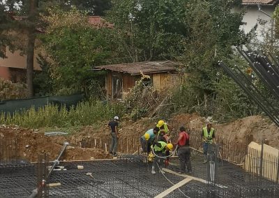 Транспортиране на бетон със стацонарна бетон помпа