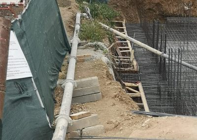 Транспортиране на баетон със стацонарна бетон помпа