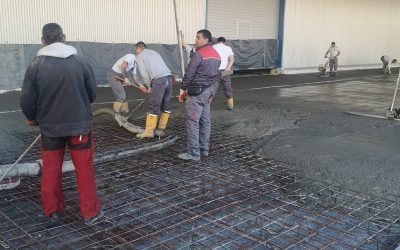 Транспортиране на бетон със стационарна бетон помпа