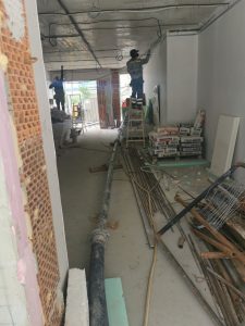 Изпомпване на бетон със стационарна бетон помпа
